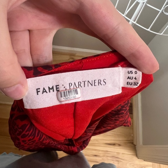 Fame and Partners Women’s Red The Laura Top Wrap Blouse Flutter Sleeves Size 0 - Picture 5 of 7